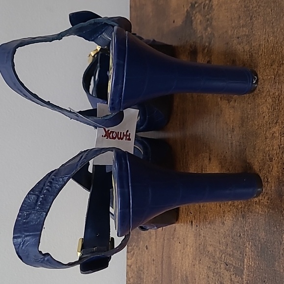 NWT Lauren Ralph Lauren Navy Strappy Platform Croc Embossed Heels size 9 - Picture 5 of 14